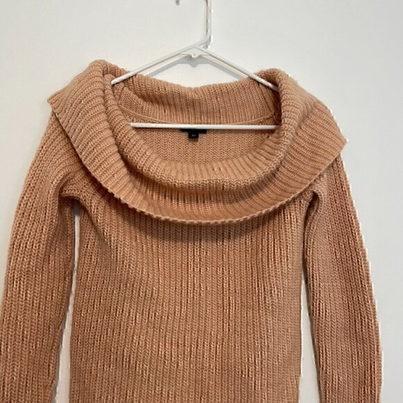 ANN TAYLOR Light Pink / Peach Fuzzy Chunky Knit Cowl Neck Off Shoulder ? Sweater - Picture 3 of 13